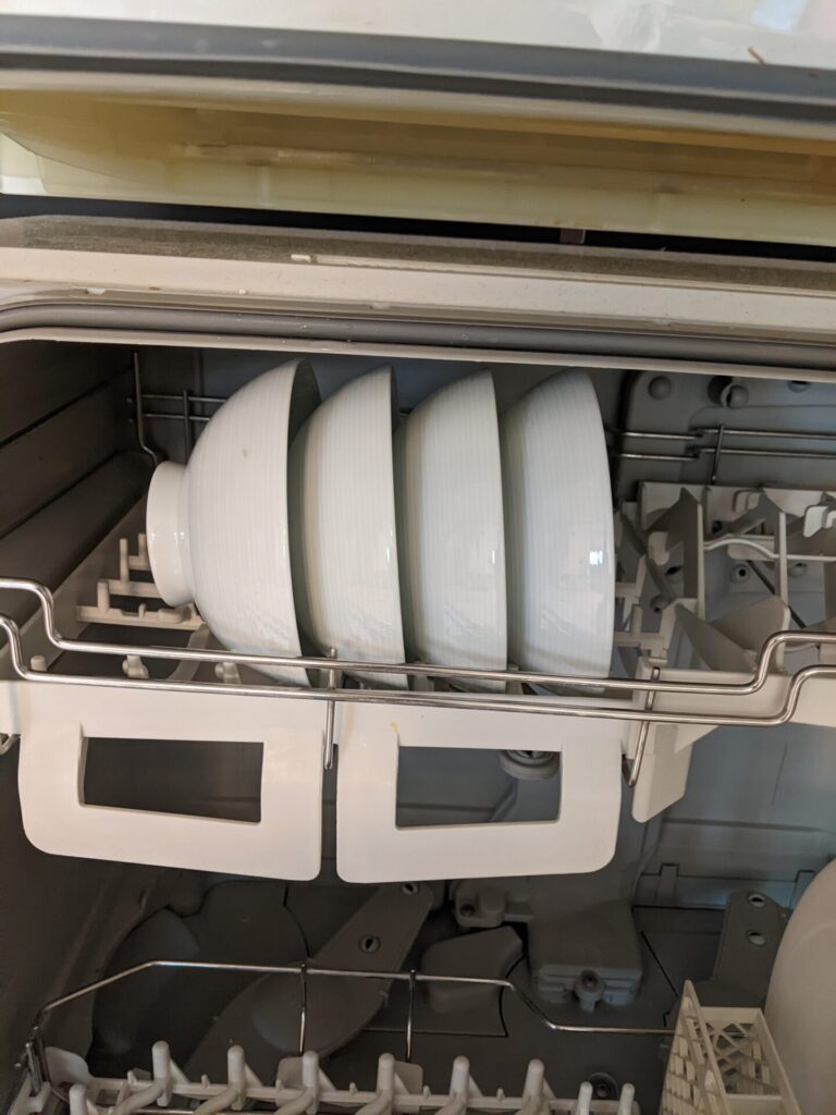 食洗機に入れても、茶碗の底に水がたまらない「無印良品　めし茶碗　大」